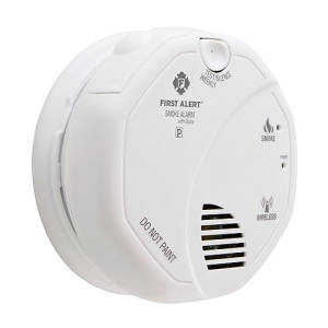 First Alert Wireless Interconnect Battery Operated Smoke Alarm With Voice Location