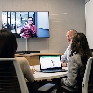 bose professional 842415-1110 vb1 videobar all-in-one usb conferencing device with 6 mics, 4k ultra-hd camera image of 1b-842415111;bose professional 842415-1110 vb1 videobar all-in-one usb conferencing device with 6 mics, 4k ultra-hd camera image of 1b-842415111
