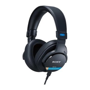 Sony MDRM1 Closed-Back Circumaural Headphones with Low-Distortion Drivers, 5Hz-80kHz