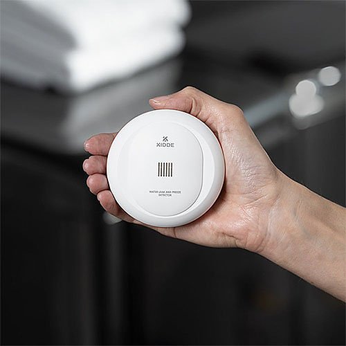 Kidde 60WLDR-W Smart Water Leak and Freeze Detector, Battery Operated, 2-in-1 Smart Alarm with App